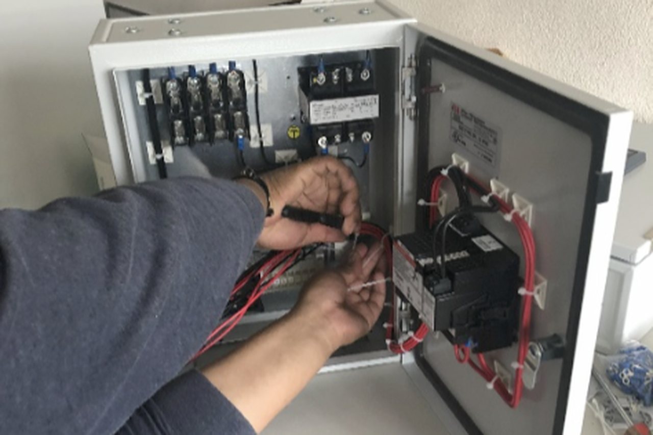 Cableado de control en gabinete a la medida