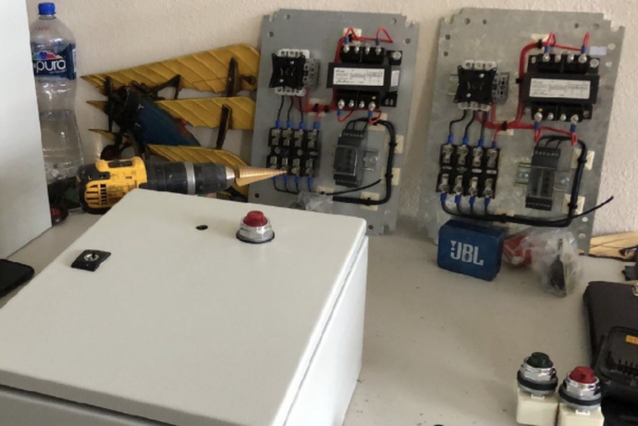Tableros de control con arrancadores fabricados en taller